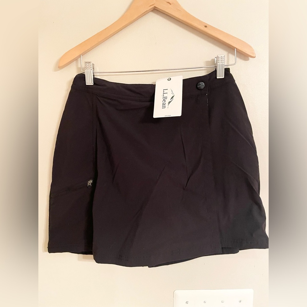 NWT- L.L.Bean Black Skort Size 4